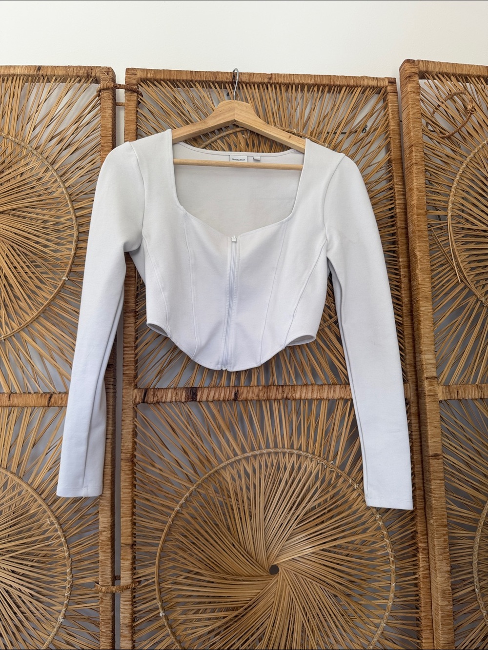 Aritzia Sunday best maverick Zip-Front Long Sleeve Crop Top - White